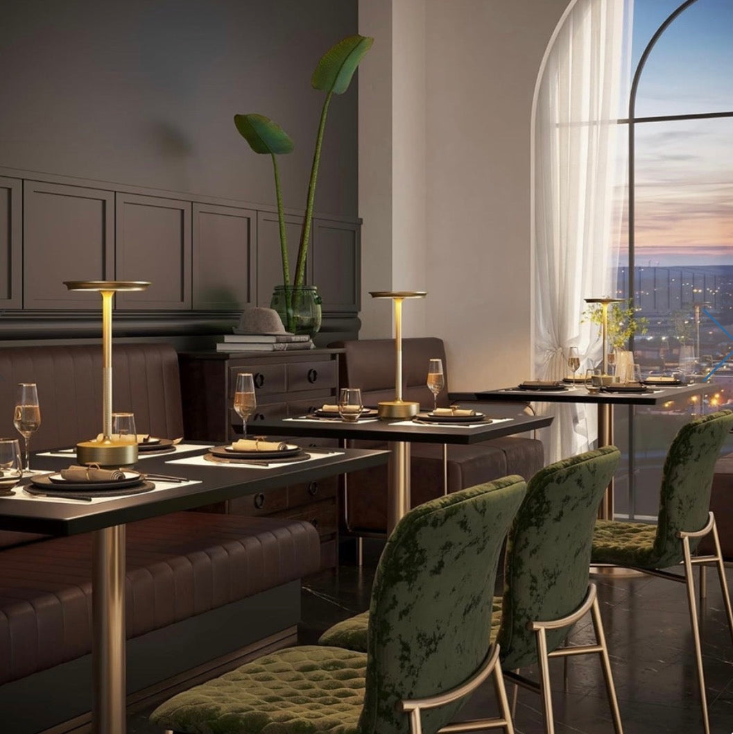 Un tocco d’oro sulla tua tavola – lampada LED ricaricabile dimmerabile