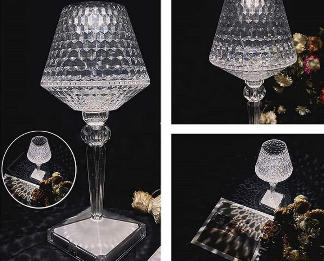 Luce d’autore – lampada da tavolo ricaricabile effetto cristallo
